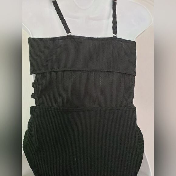 NWT Swimsuit Textured One Piece - Picture 7 of 8